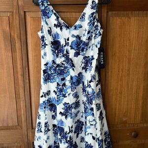 Women’s beautiful Chap’s  blue floral dress NWT
